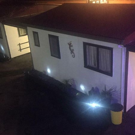 Windsor Lodge & Caravan Park Waitahanui מראה חיצוני תמונה